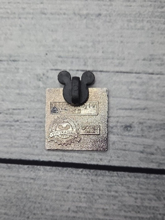 Disney Hidden Mickey 3 Of 5 2010 Trading Pin