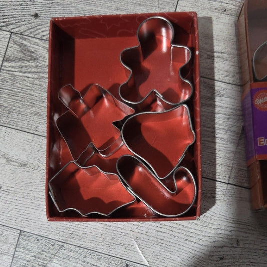 Wilton Halloween/Christmas Mini Cutter Sets