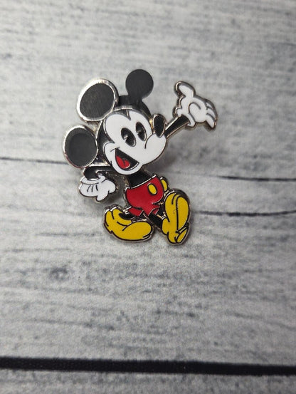 Disney Mickey Mouse 2014 Trading Pin