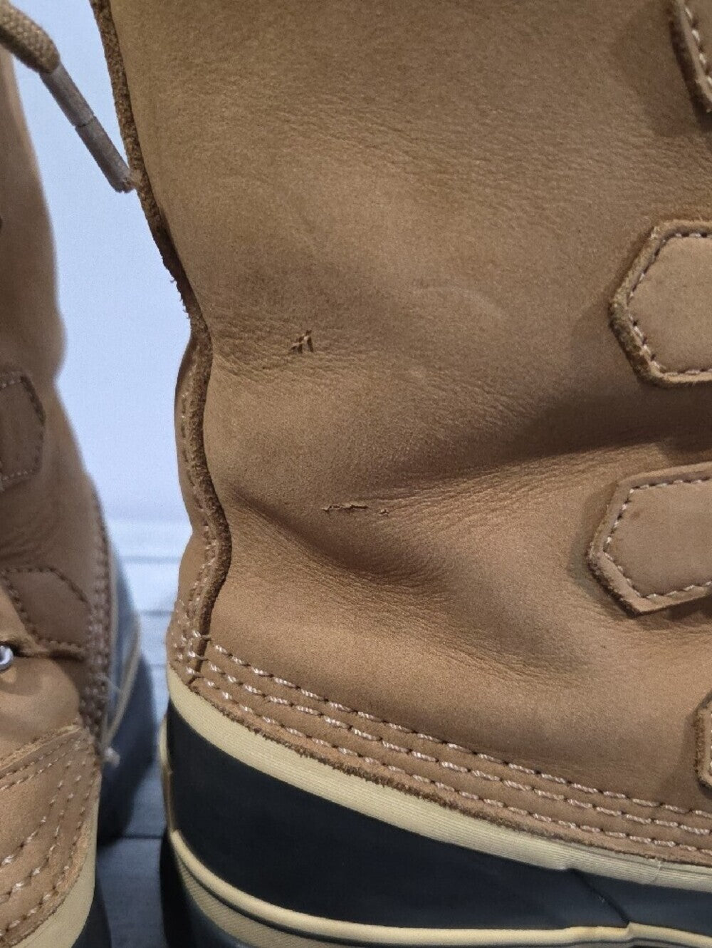 Sorel Caribou Tan and Black Insulated Waterproof Lace-Up Snow Boots Size 8