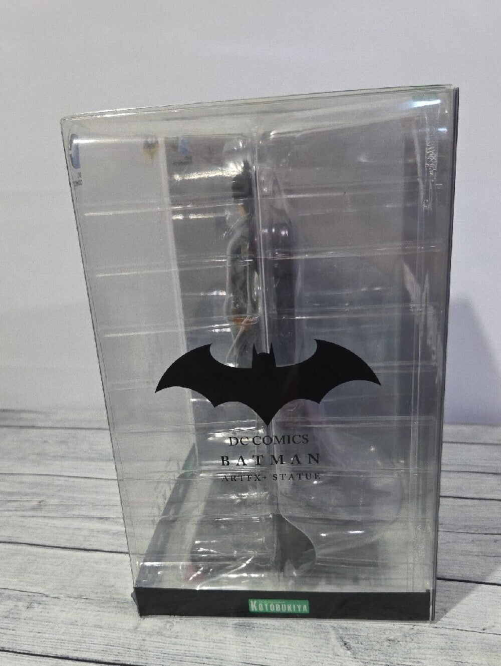 DC Comics Batman ArtFX+ Statue