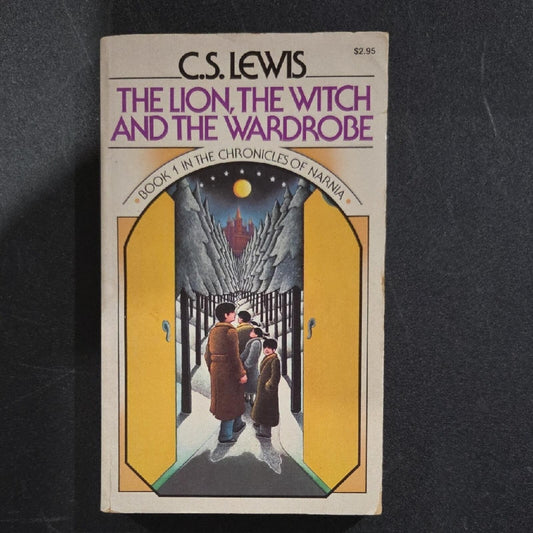 C.S. Lewis 'The Lion, the Witch and the Wardrobe' Book