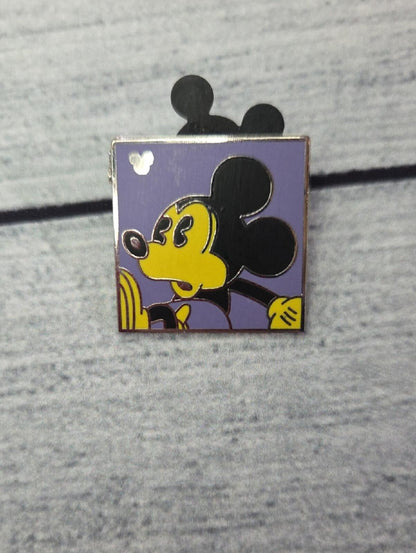 Disney Hidden Mickey 4 Of 5 2010 Trading Pin