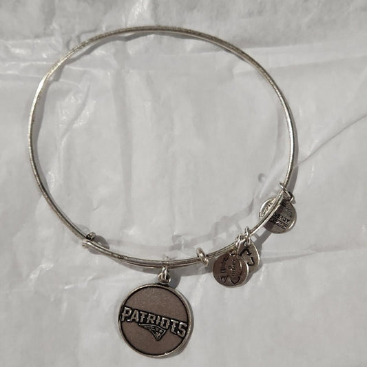 Alex and Ani New Englad Patriots- No Card