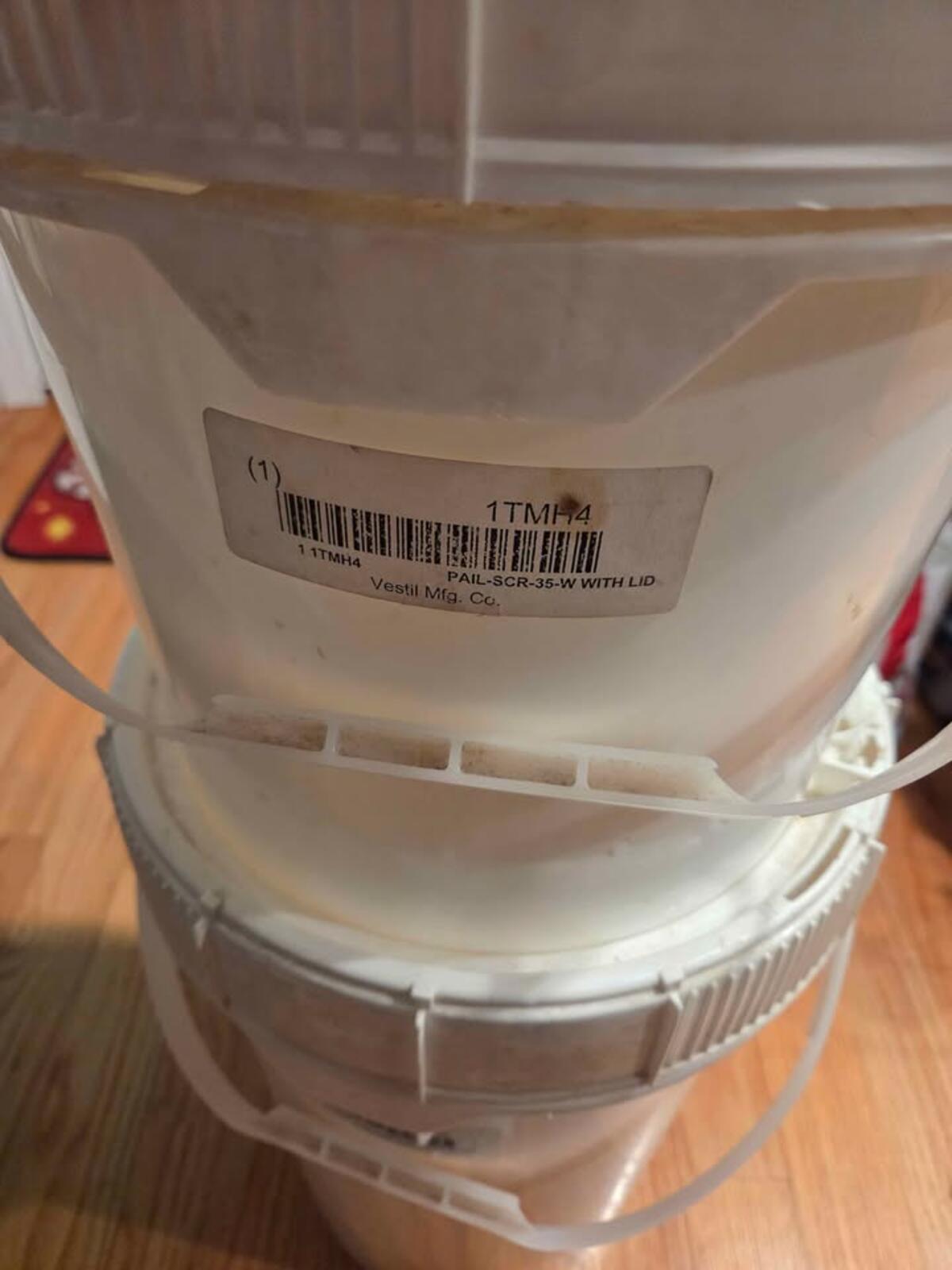 Screw Top Buckets