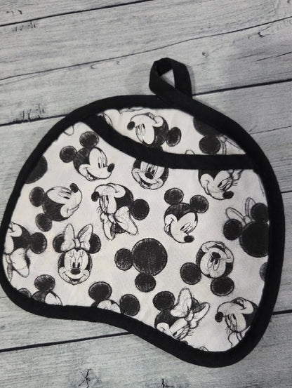 Disney Black & White Mickey Print Pot Holder