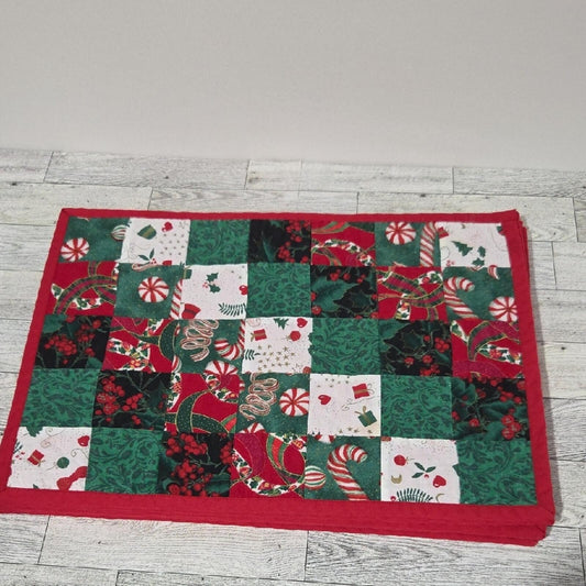 Set Of 8 Festive Patchwork Holiday Placemat
