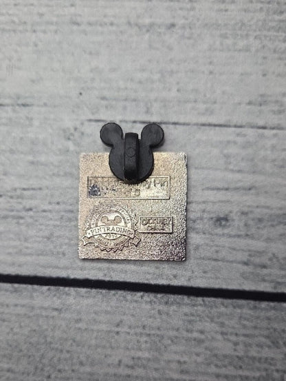 Disney Hidden Mickey 3 Of 5 2010 Trading Pin