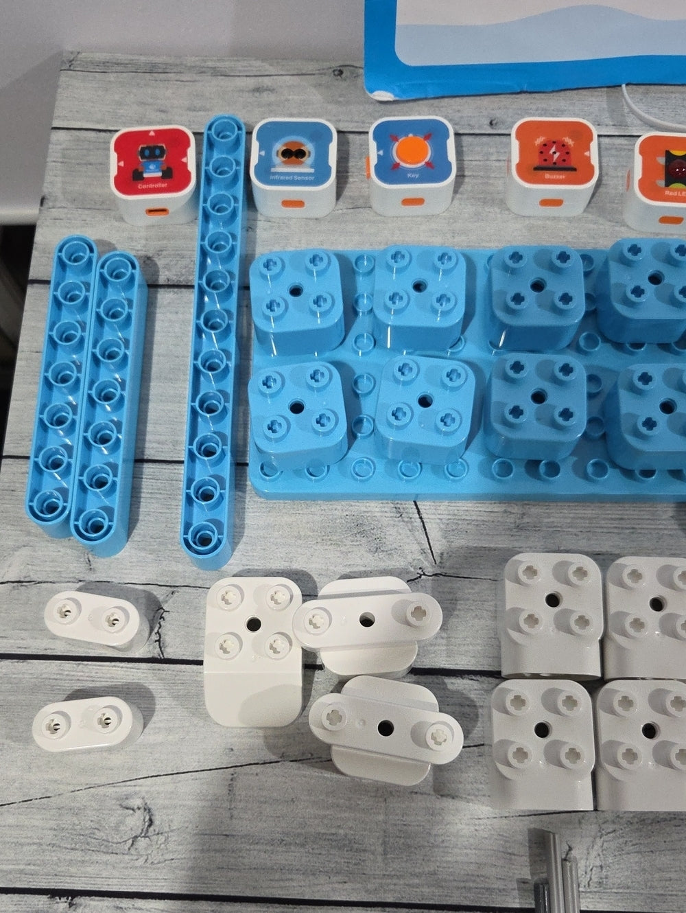 Whalesbot Rechargeable Coding Kit