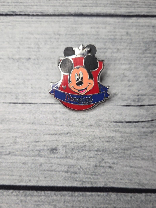 Disneyland Hidden Mickey 1 Of 5 2012 Mickey Mouse Crest Trading Pin